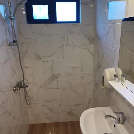 فندق Fenix Family 3*