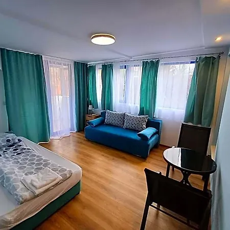 فندق Fenix Family 3*