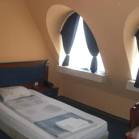 فندق Fenix Family 3*